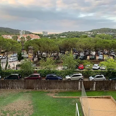 Amplio Con Piscina Al Lado De La Playa