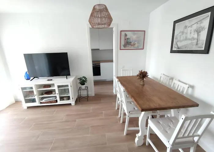 Apartamento Amplio Con Piscina Al Lado De La Playa