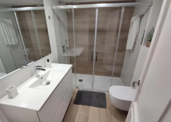 Apartamento Amplio Con Piscina Al Lado De La Playa