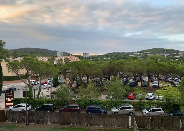 Amplio Con Piscina Al Lado De La Playa